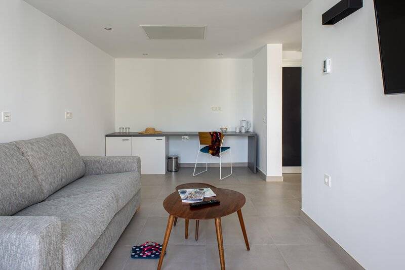 23_19321822_w 23_19321822_w