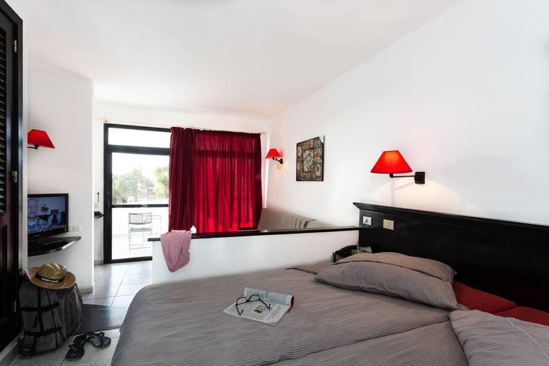 10_2915972_w 10_2915972_w