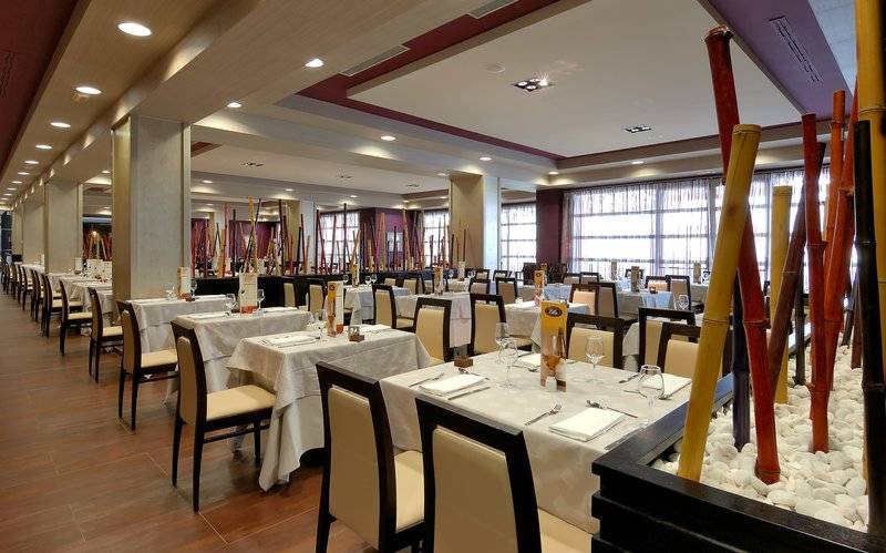 9_11260373_r 9_11260373_r