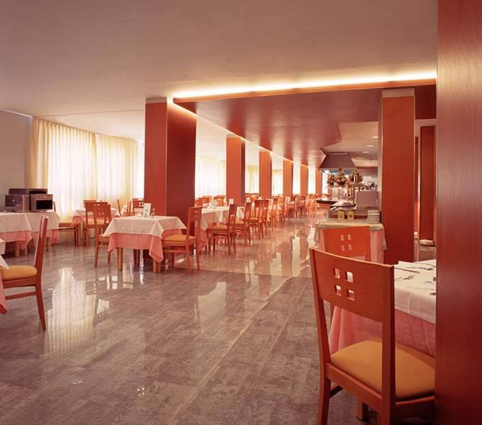 8_798817_r 8_798817_r