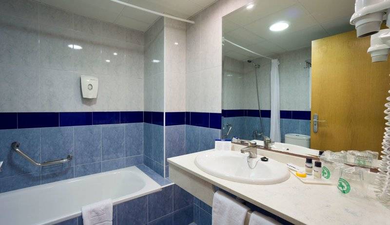 14_11175586_w 14_11175586_w