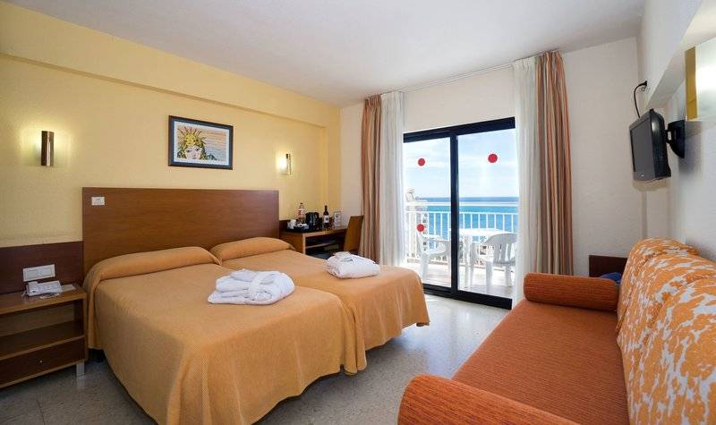 18_11175621_w 18_11175621_w