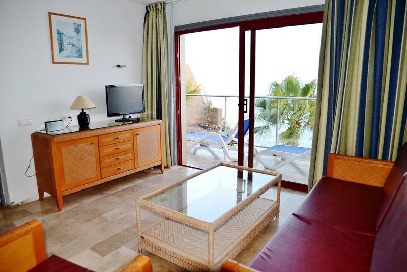 20_2449439_w 20_2449439_w