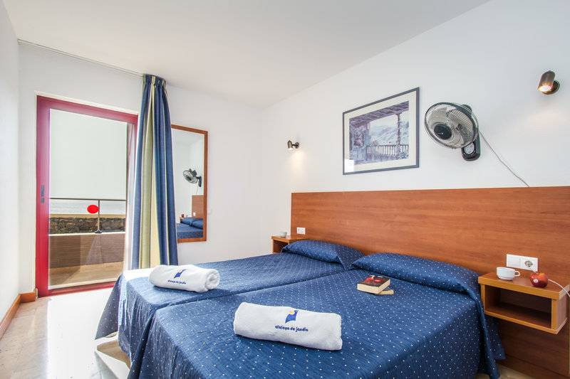 25_2449475_w 25_2449475_w