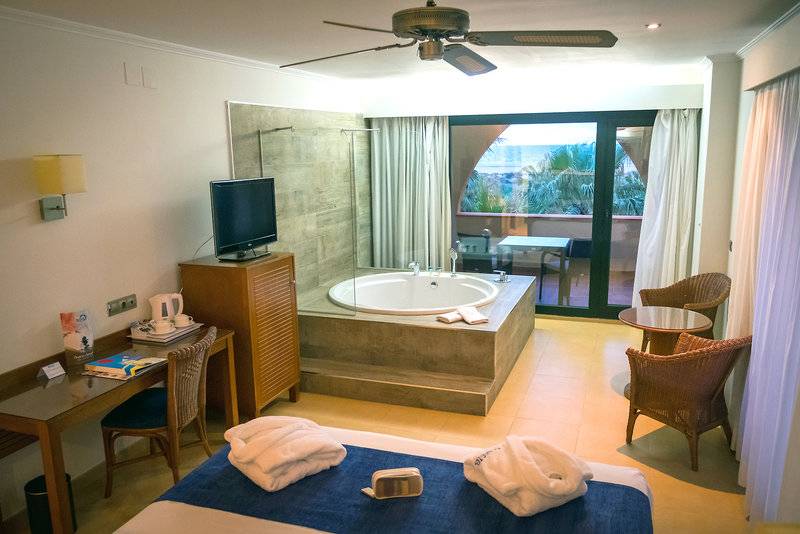 9_11302700_w 9_11302700_w