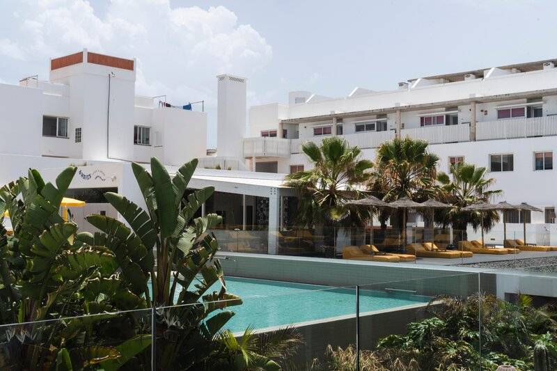 8_16507772_a 8_16507772_a