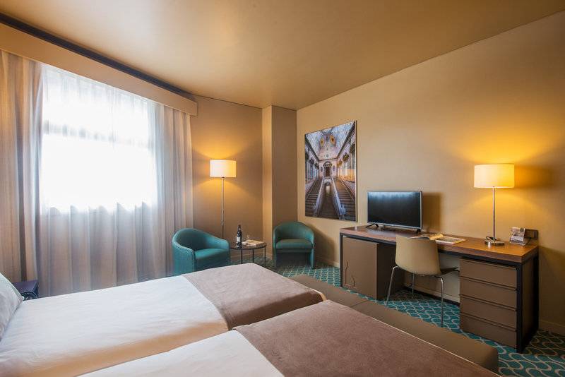 10_2652359_w 10_2652359_w