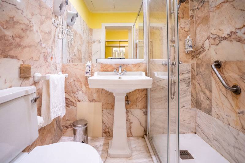 9_16766963_w 9_16766963_w