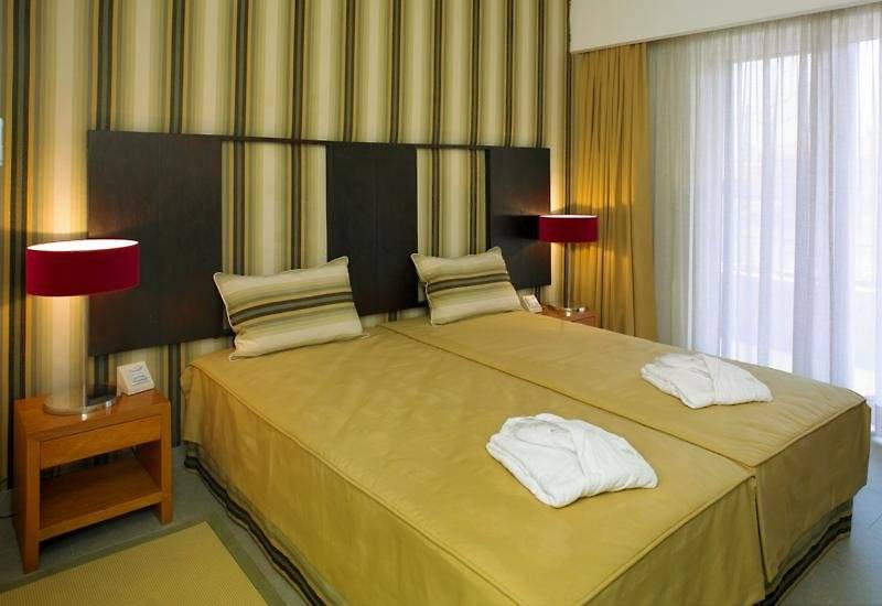 19_1041937_w 19_1041937_w