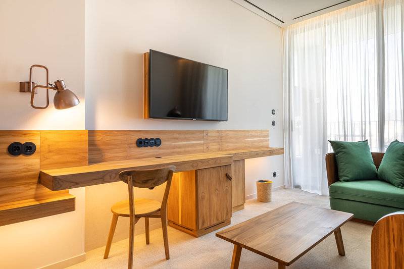 9_14218125_w 9_14218125_w