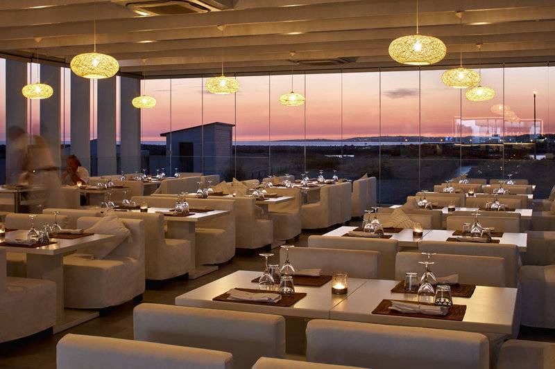 13_11626734_r 13_11626734_r