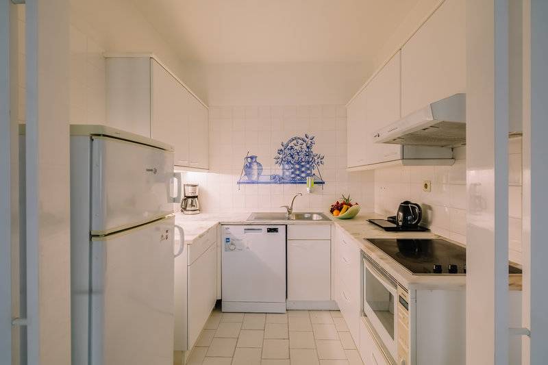 14_18710359_w 14_18710359_w