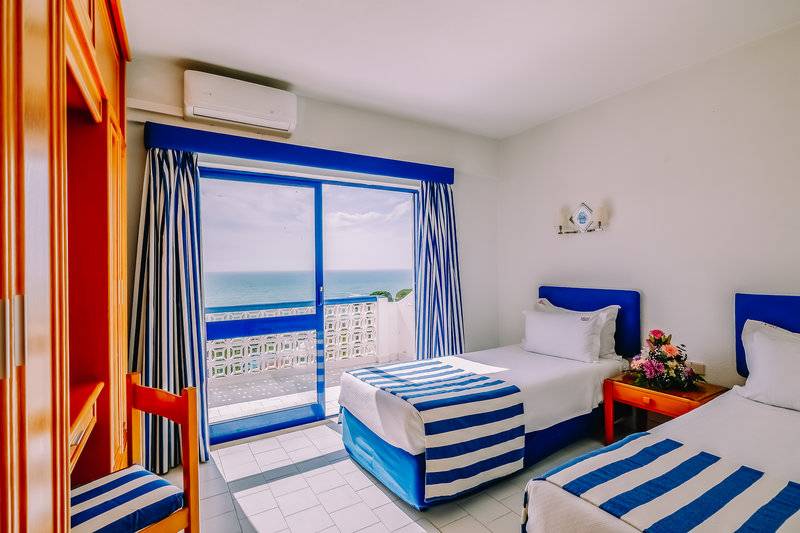 15_18710364_w 15_18710364_w