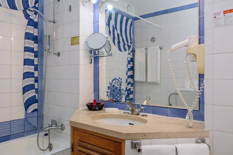 16_18710369_w 16_18710369_w