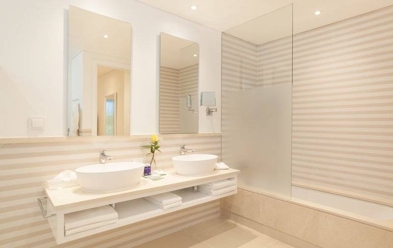 8_8787210_w 8_8787210_w