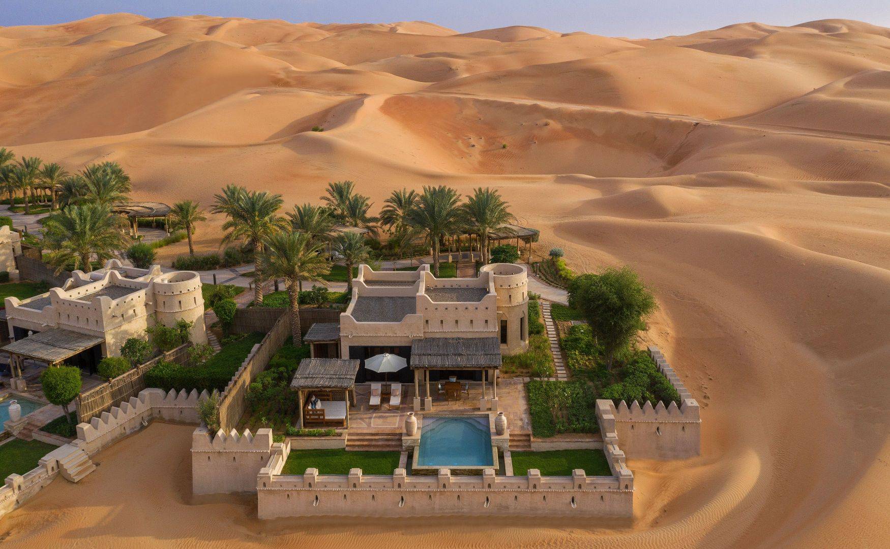 1_Qasr_Al_Sarab_Desert_Resort_by_Anantara_Guest_Room_Royal_Pavilion_Villa_Exterior_View