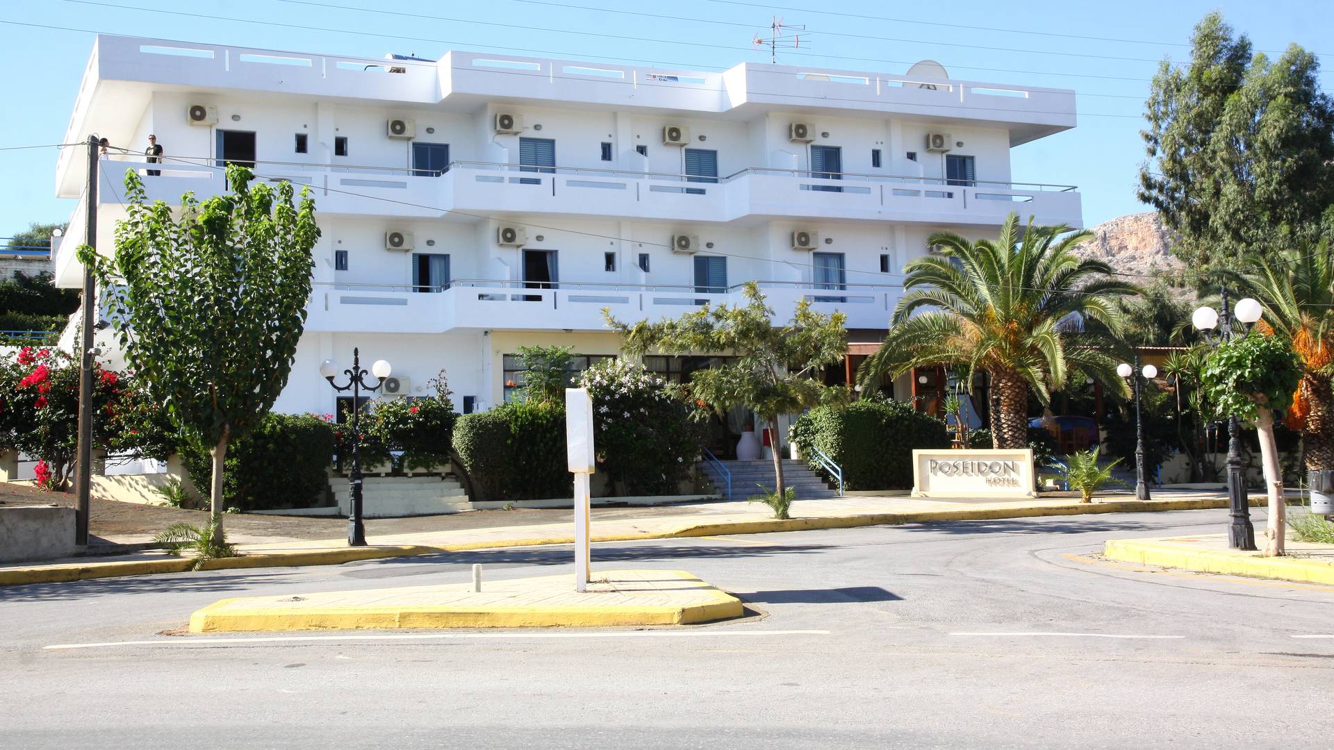 1_HOTEL