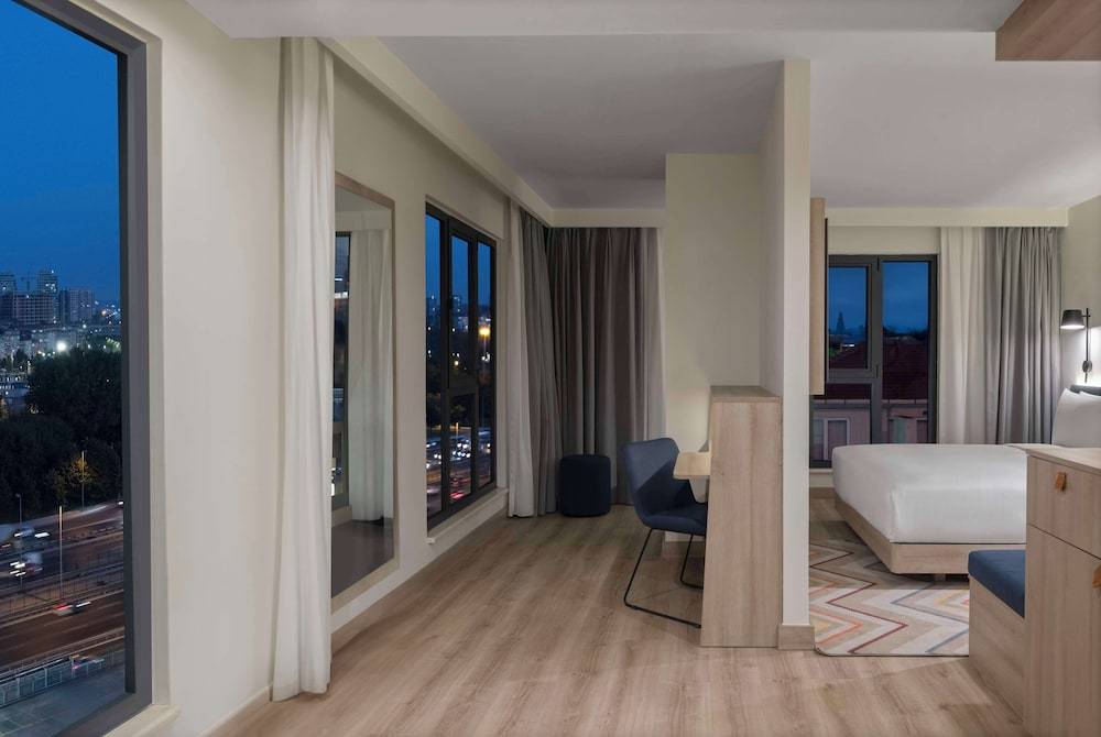 5_c7eb5c76_z