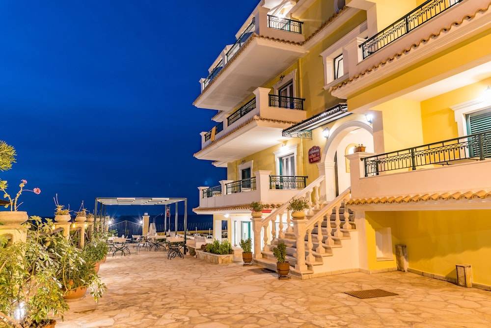 83_879d8c86_z