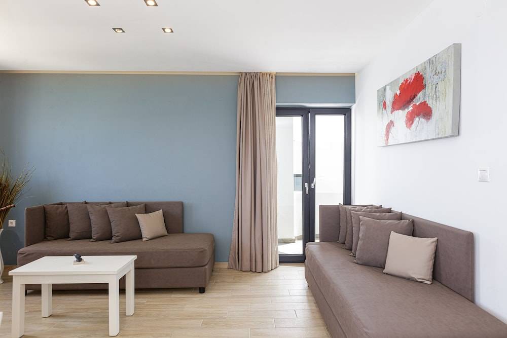 48_abf4a5df_z