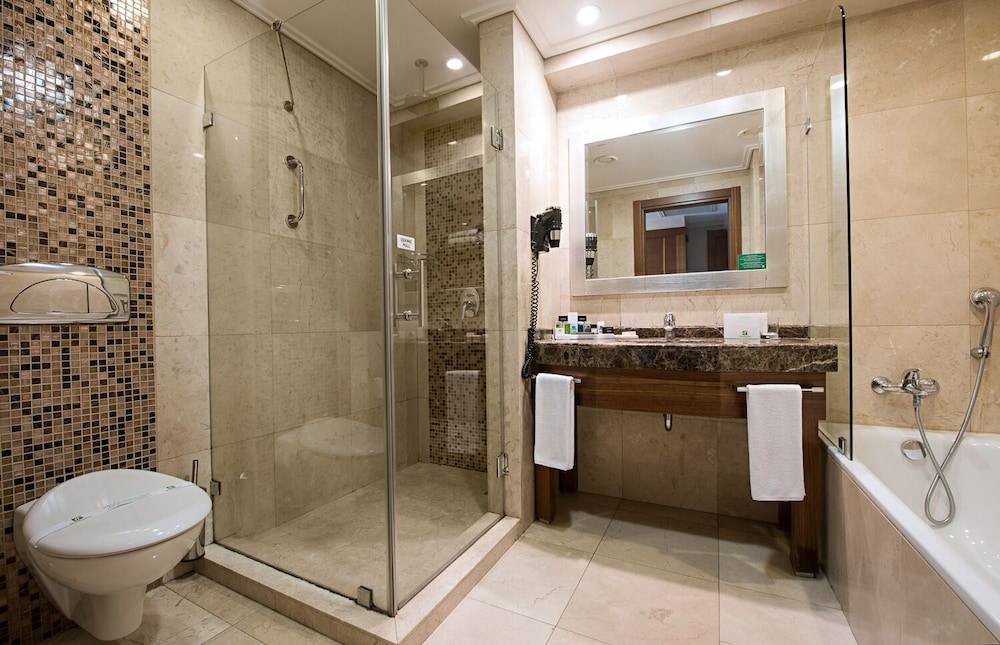 56_a0ecb7c0_z