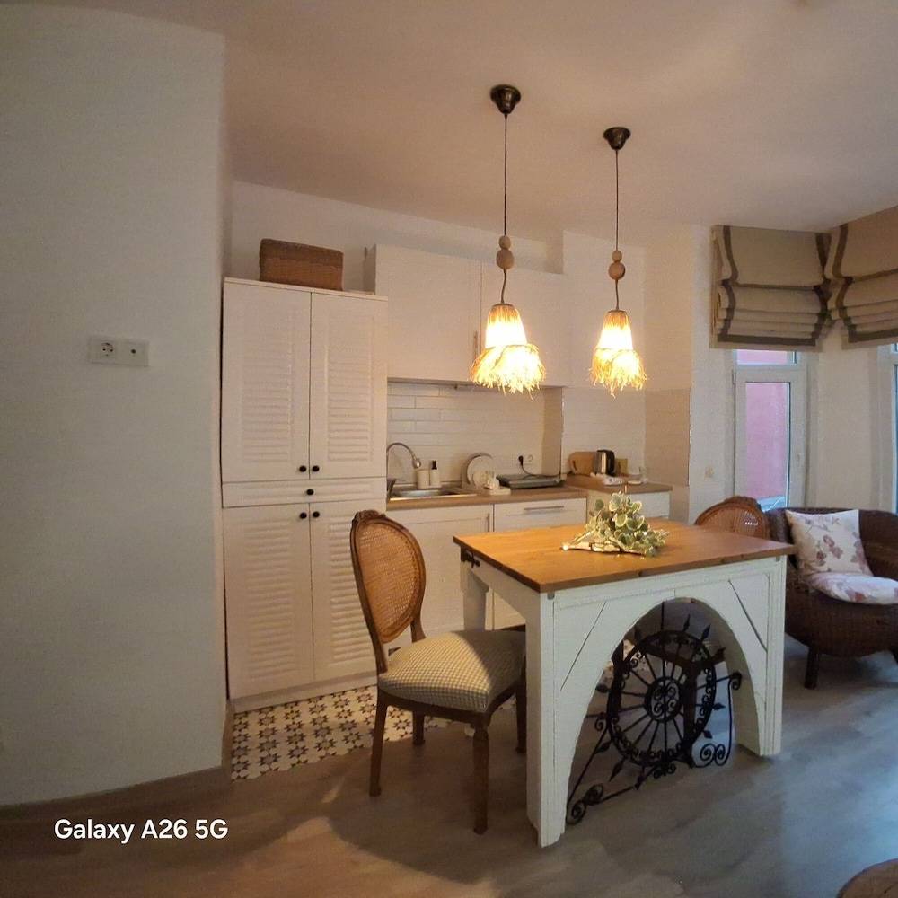 33_w2000h2218x0y0-a15e06dd_z 33_w2000h2218x0y0-a15e06dd_z