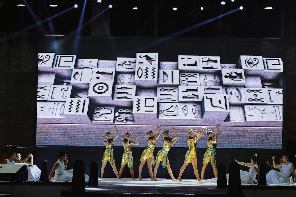 107_w3837h2557x3y3-35118e0d_z