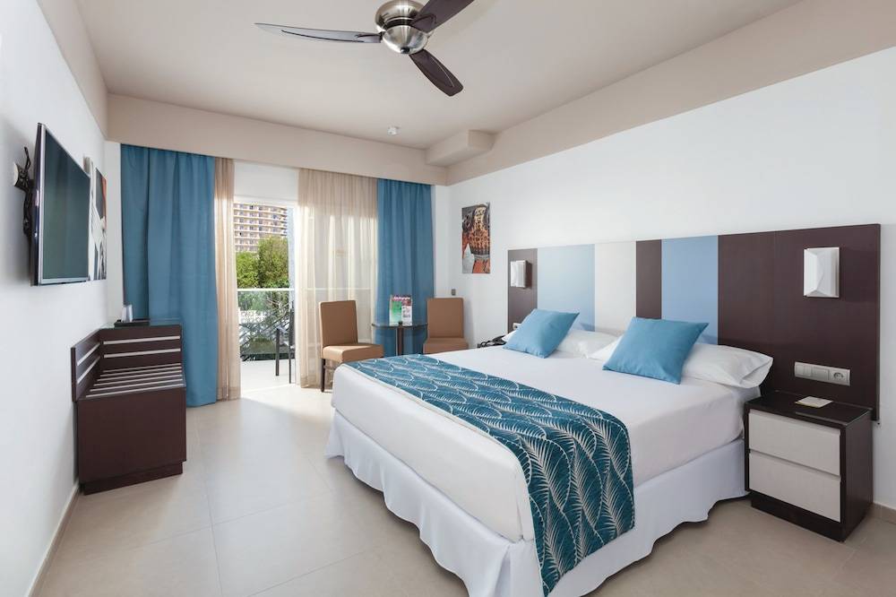 19_ab48a696_z
