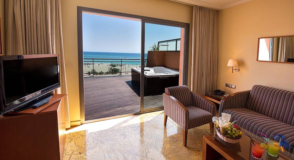 21_8ea0d331_z
