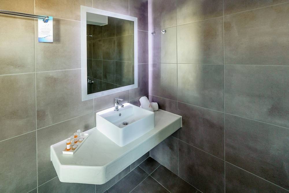 38_3ce25468_z