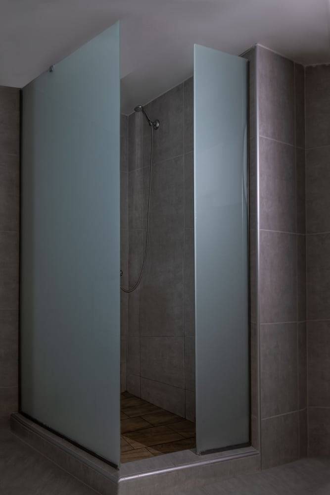 42_d38528ac_z