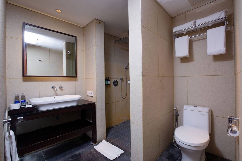 38_b2569304_z
