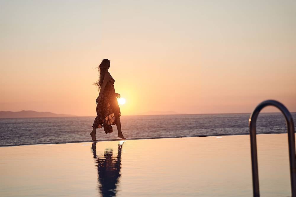 38_w6000h3998x0y2-fe34bd24_z
