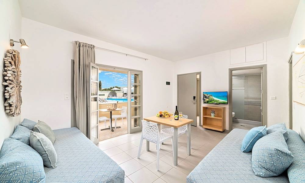 12_cbced956_z
