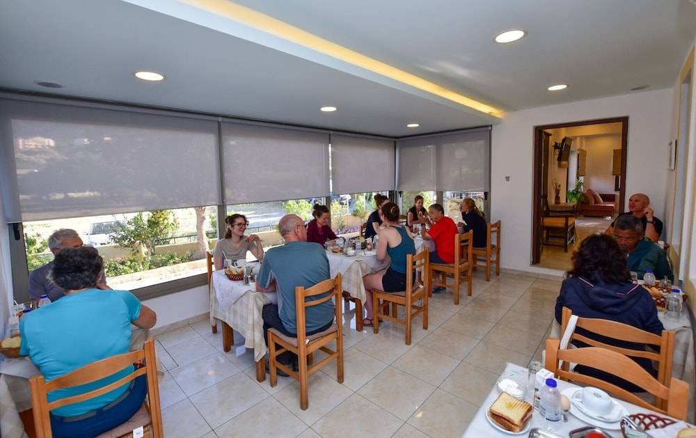 17_940ce979_z