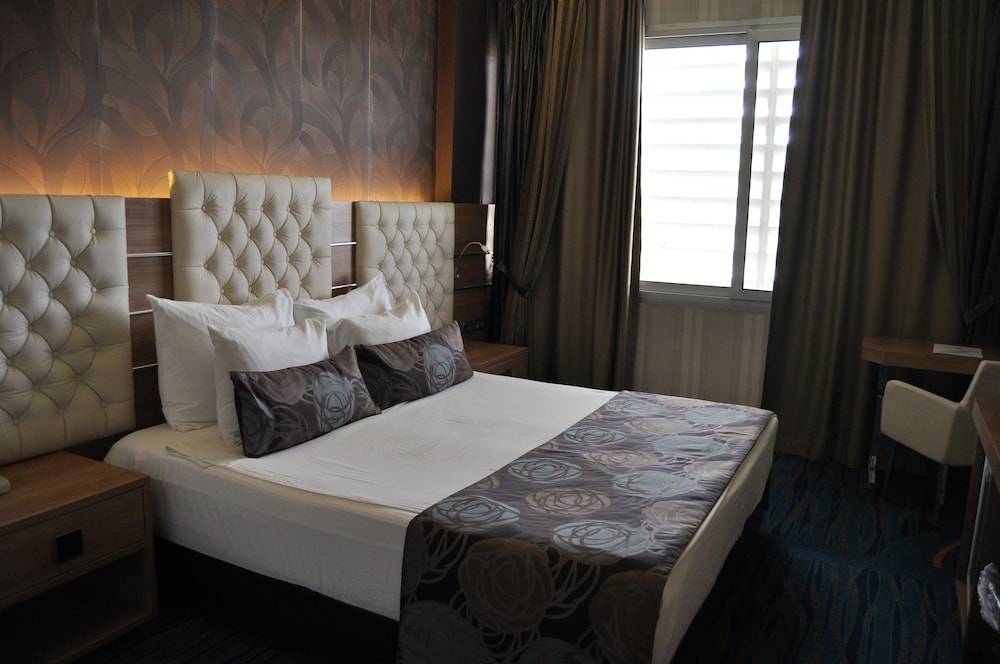 10_98f73d35_z