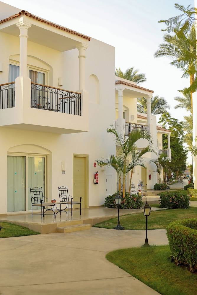 10_6668067f_z 10_6668067f_z