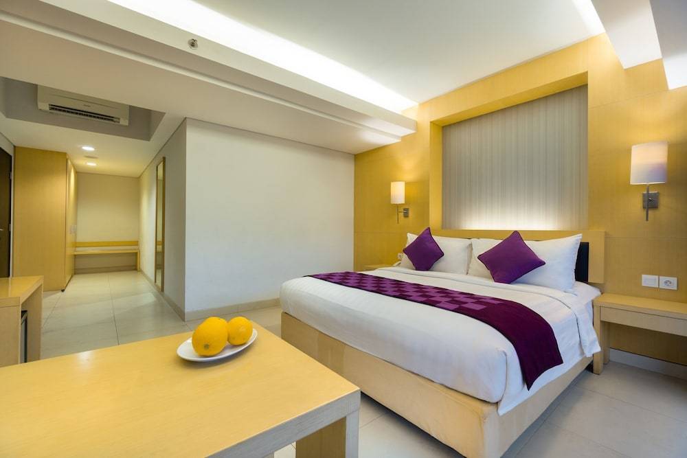 17_12d8eb30_z