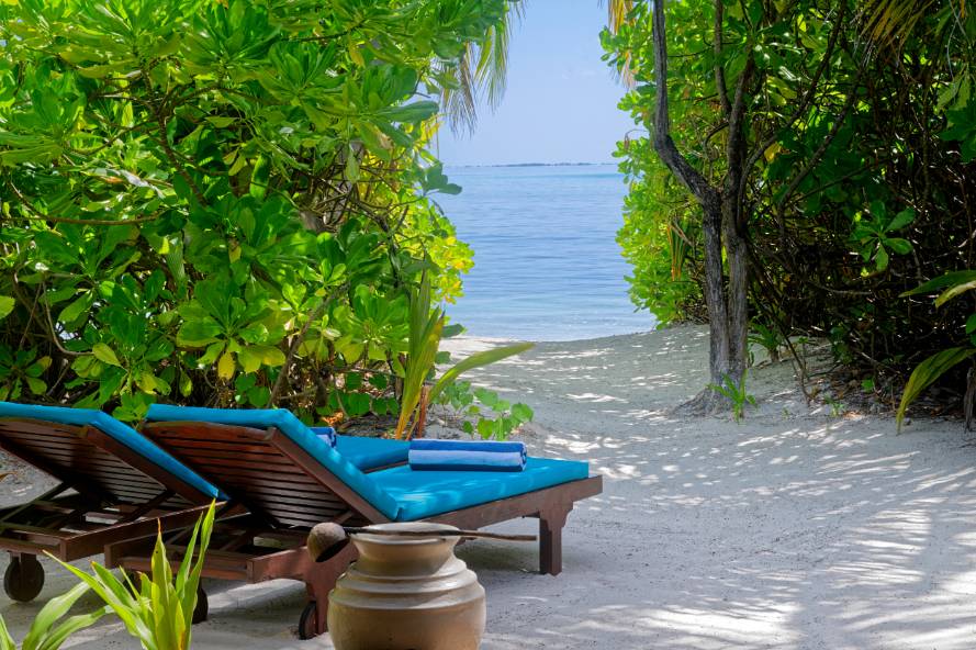 8_Sunset_Beach_Villa_Exterior_(3)