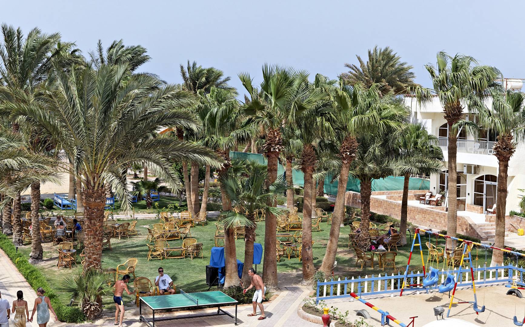1_7_Empire_Beach_Resort_Pools_003