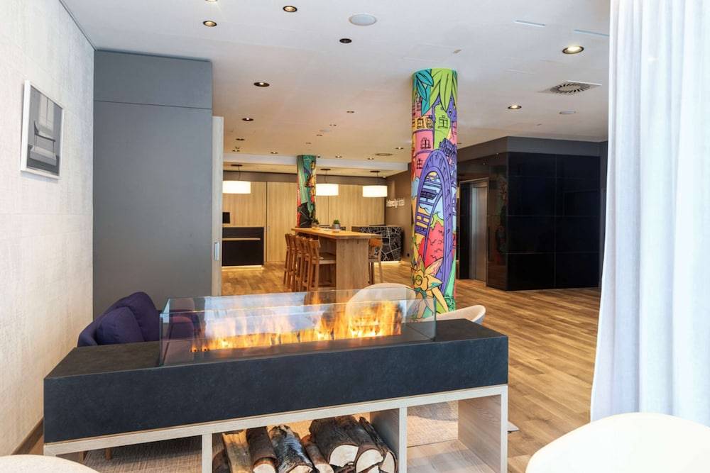 3_dcc14e68_z