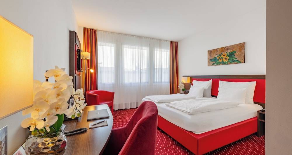 32_aeb53e79_z