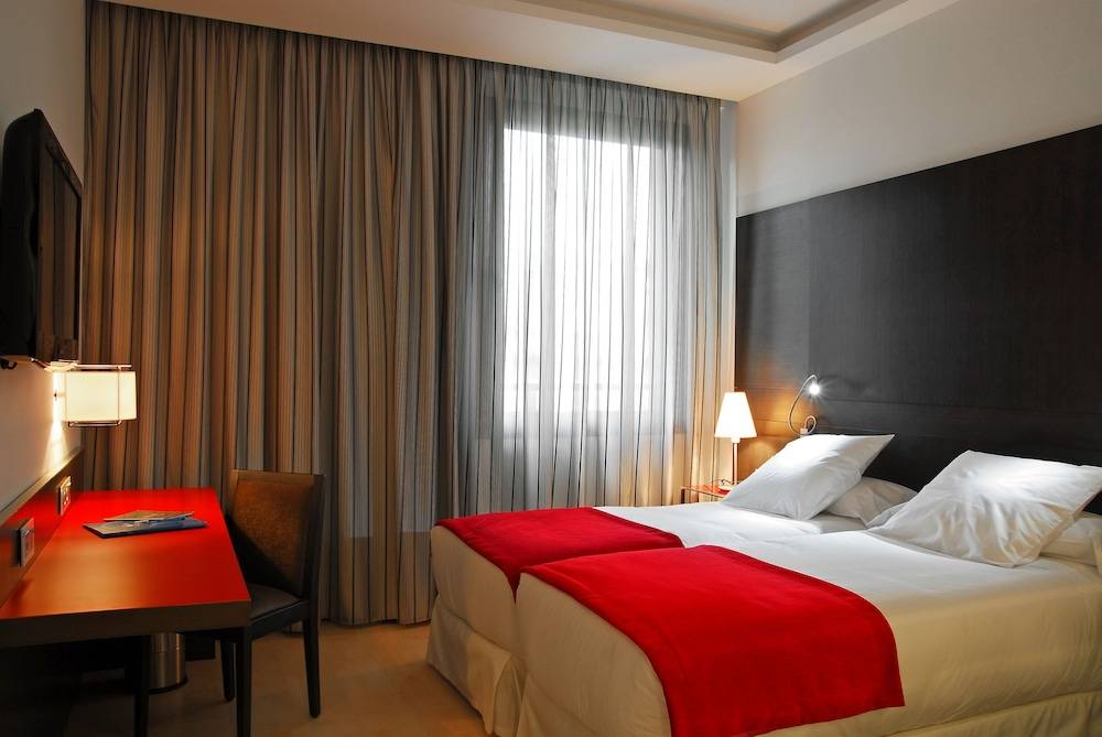 6_f2af9617_z