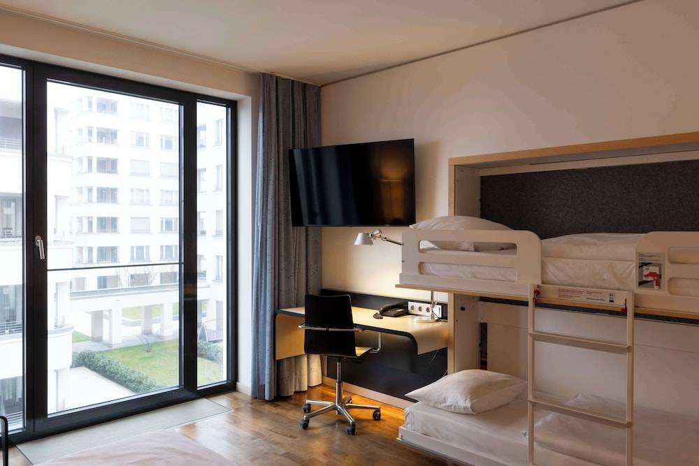 16_27c8a93a_z