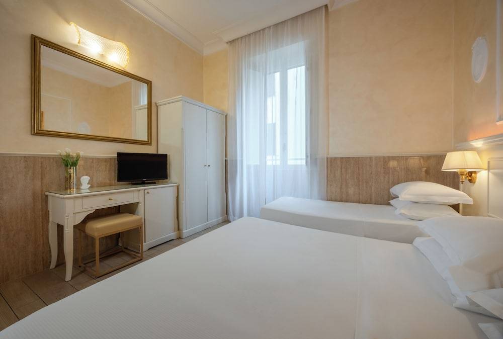 33_a5f07bed_z