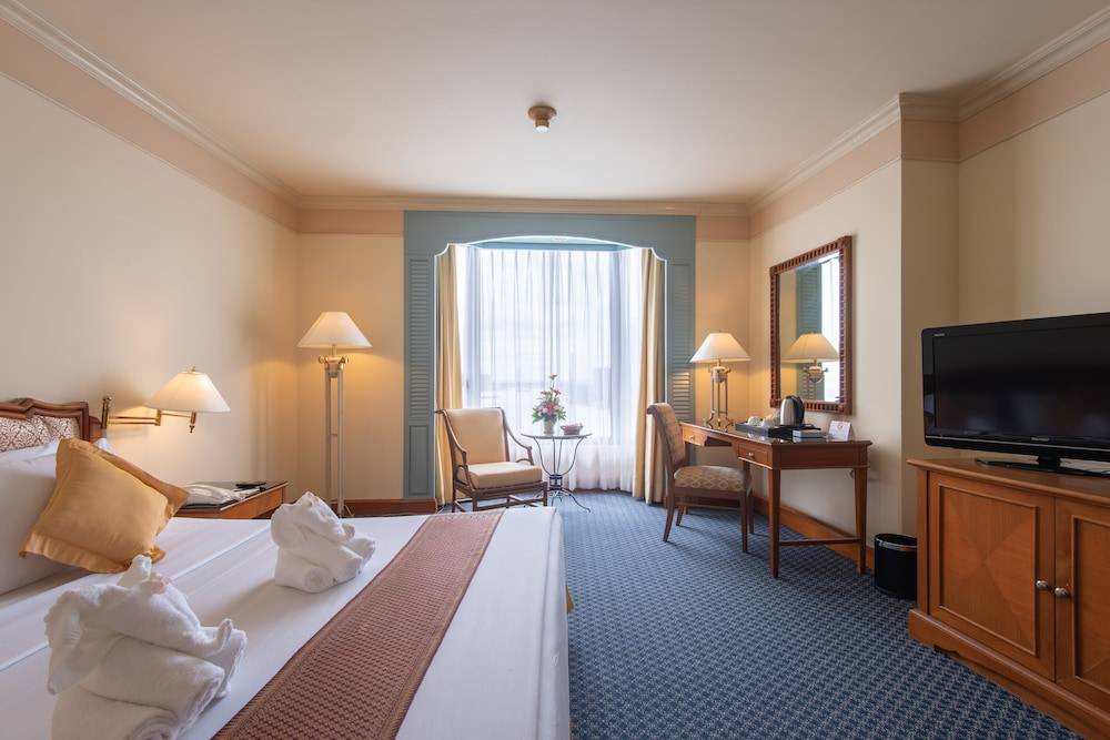 18_0f4b091f_z