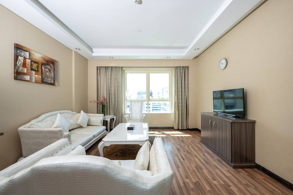 4_e232045b_z