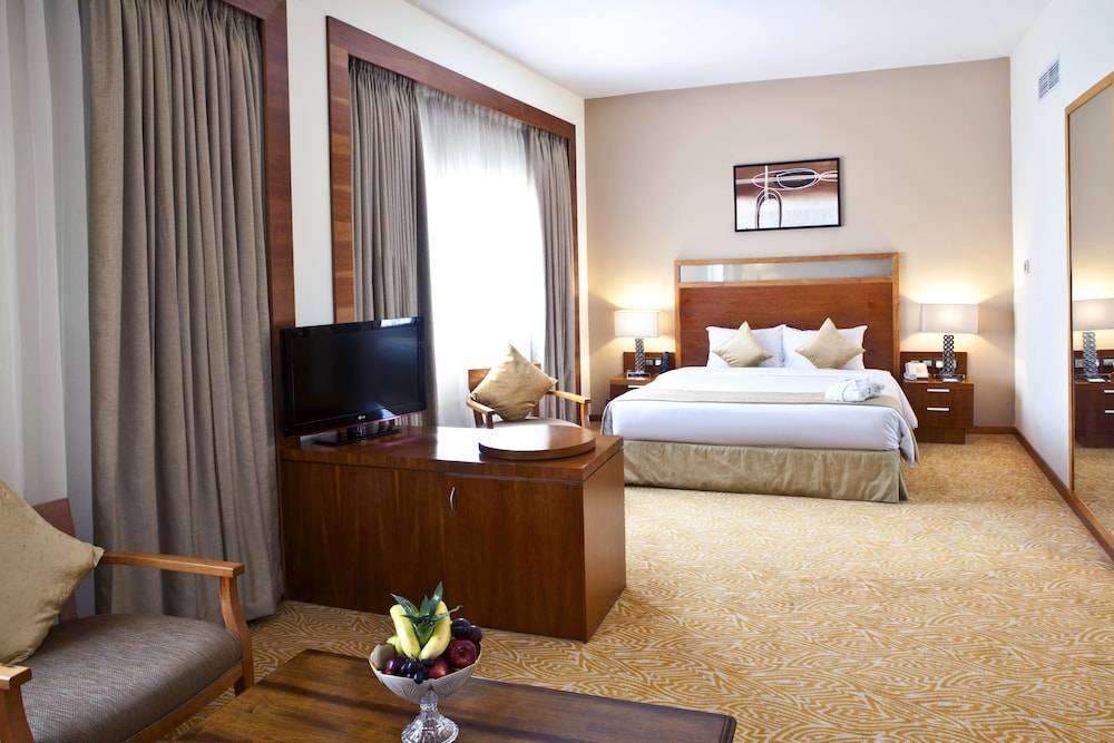 4_85b56896_z