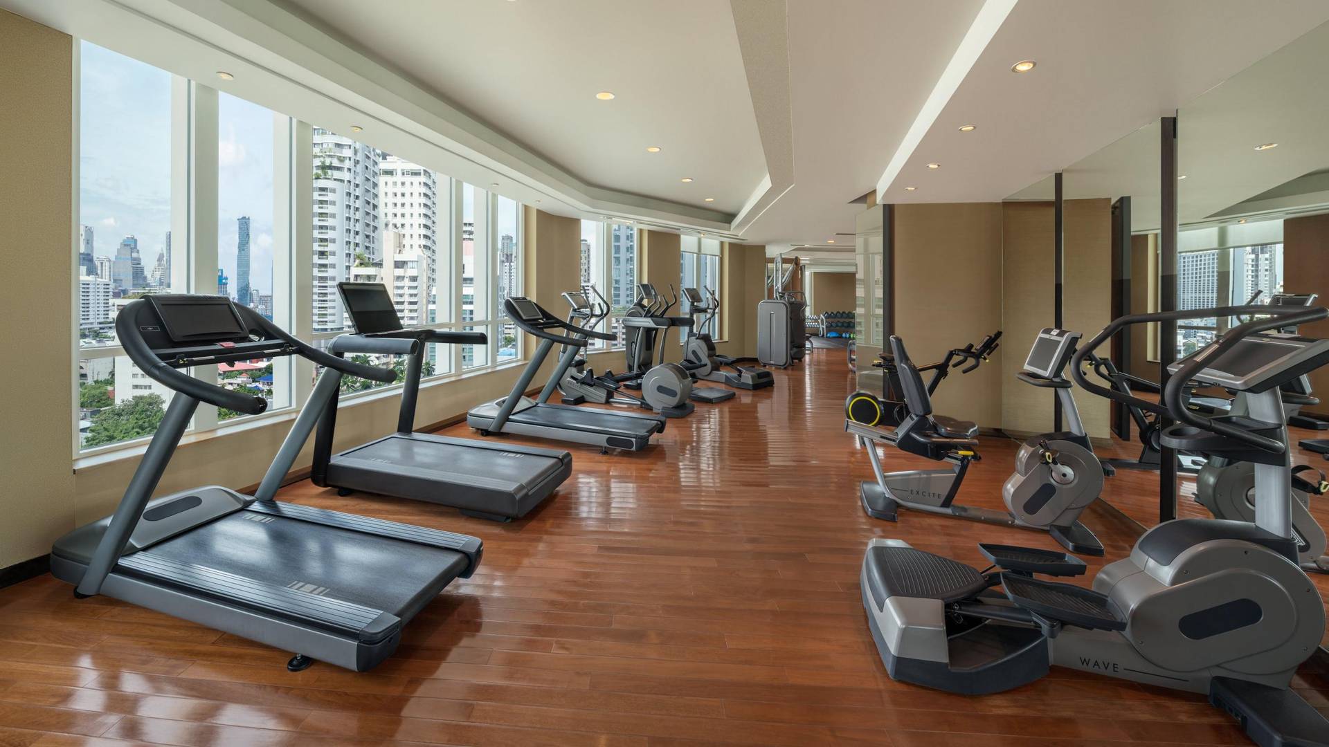5_Sofitel_Bangkok_Sukhumvit_Gym_Day_Hi-res