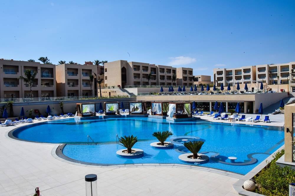 12_be2fe095_z